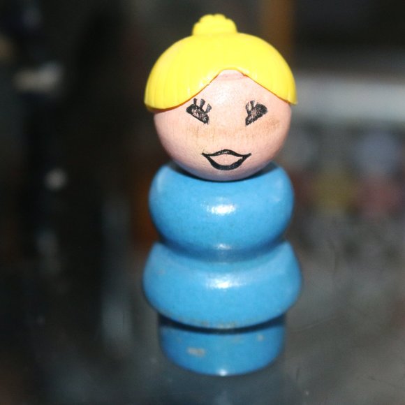Vintage Fisher Price Little People Blue Woman Girl Figure wooden base toy VTG - Picture 1 of 1
